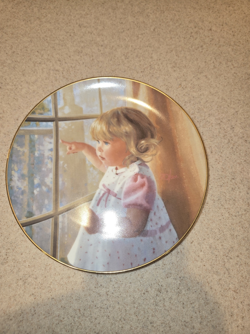 Decorative Wall Plate with Girl Illustration - Pink and White